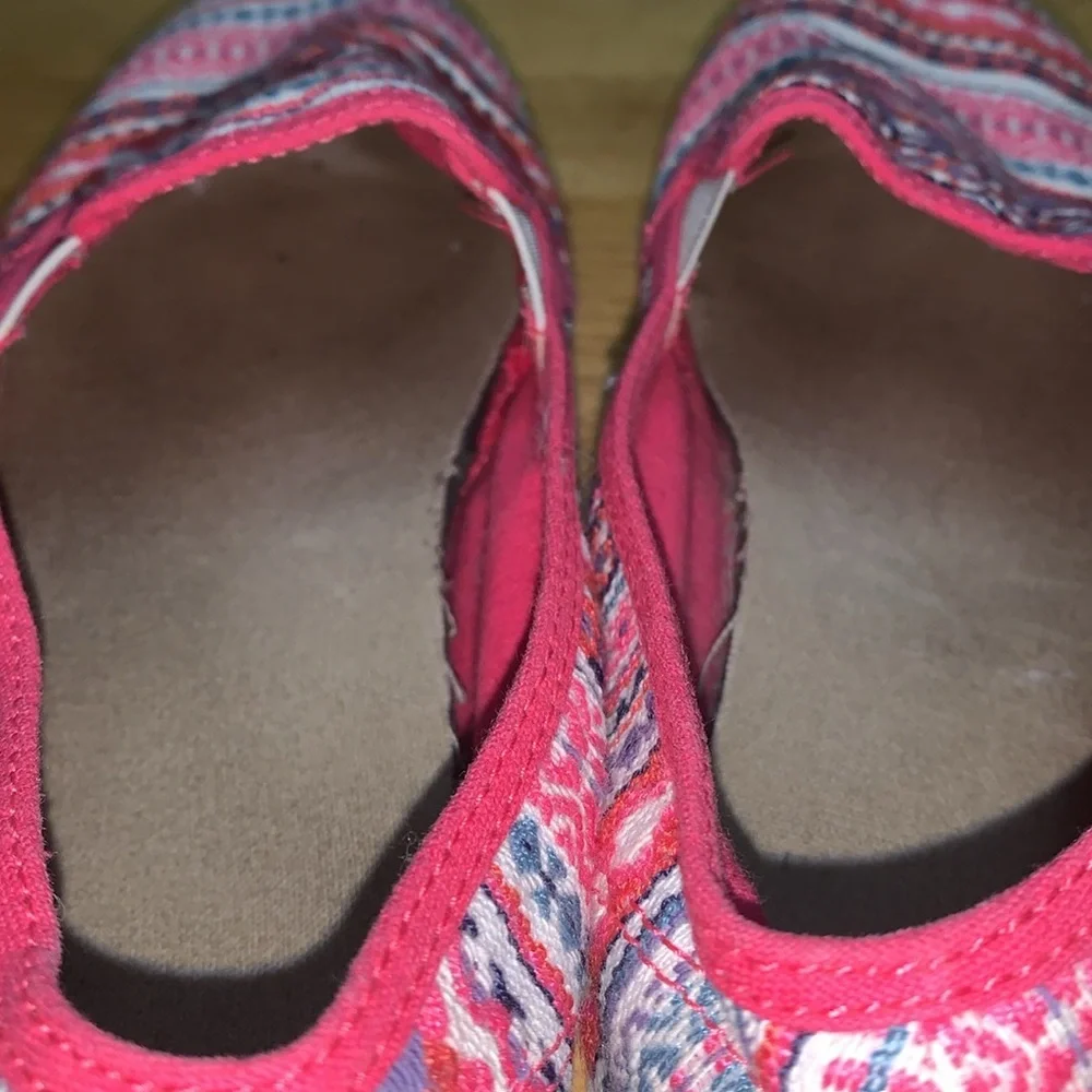 Sanuk Brook TX size 9 pink multi patterned fabric boho slip on shoe GUC